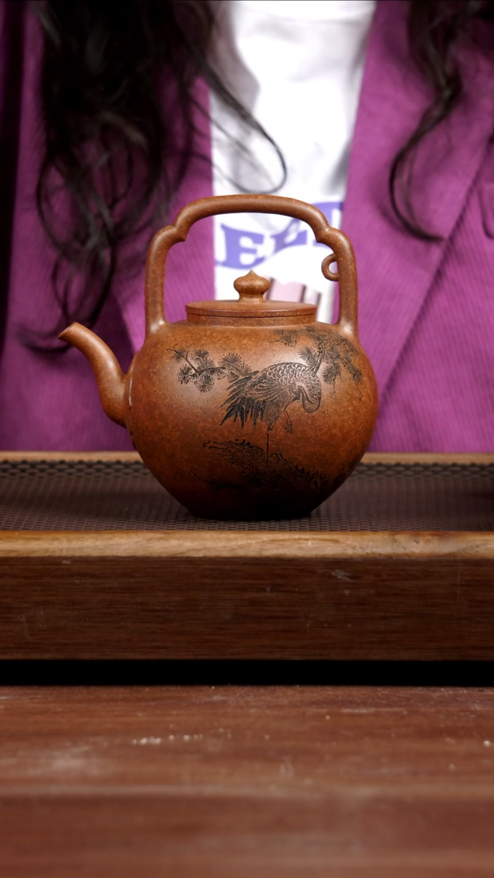 【闪购商品】紫砂茶壶龙骨金砂吴经提梁360CC