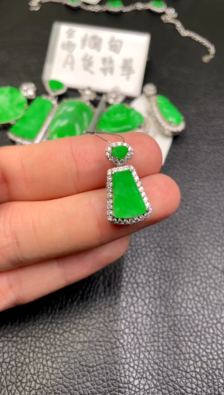 【闪购商品】翡翠吊坠(不含链)银S925镶嵌吊坠