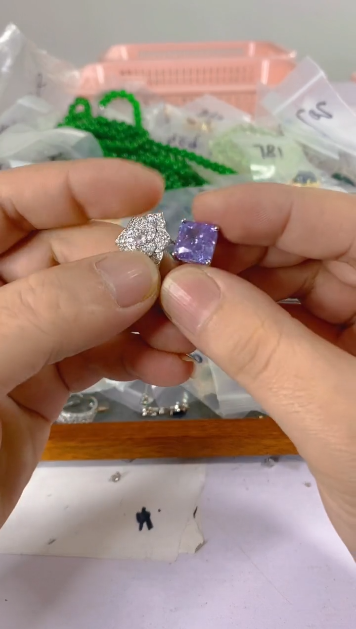 【闪购商品】水晶颈饰银S925镶嵌X483红宝，蓝宝，多样性发一件赠链