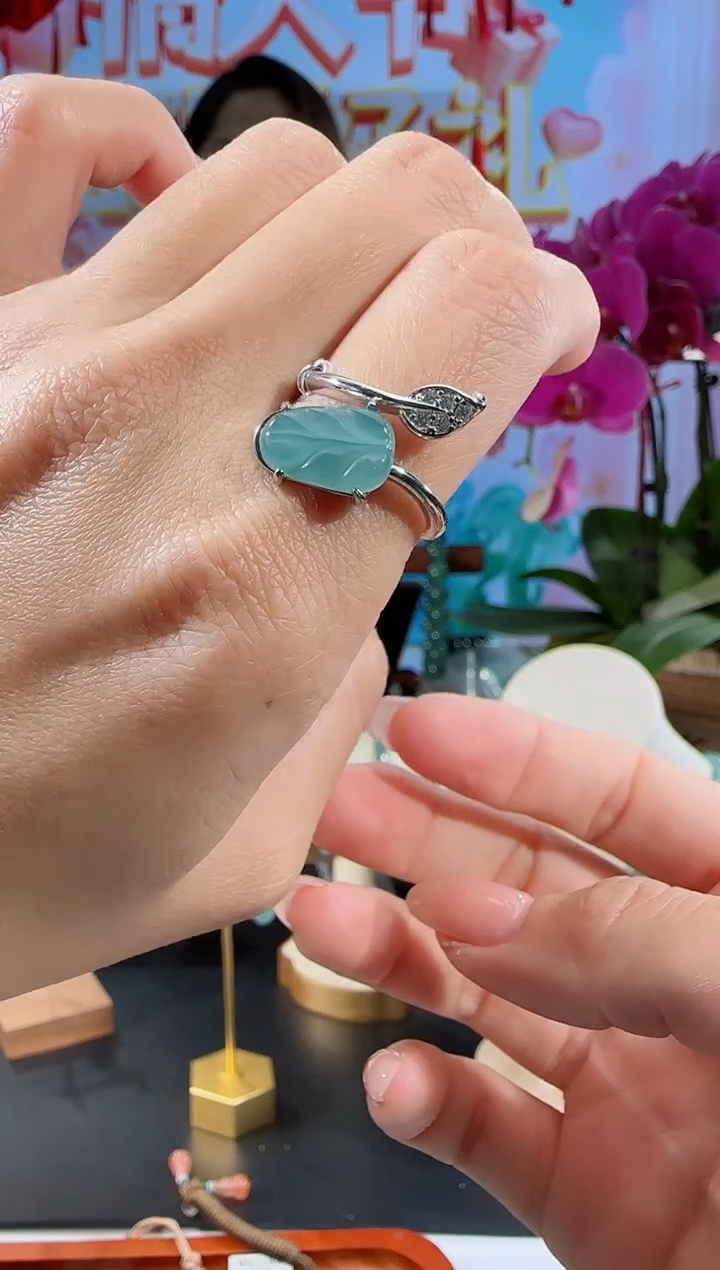 【闪购商品】翡翠戒指合金叶子戒指多样性发一