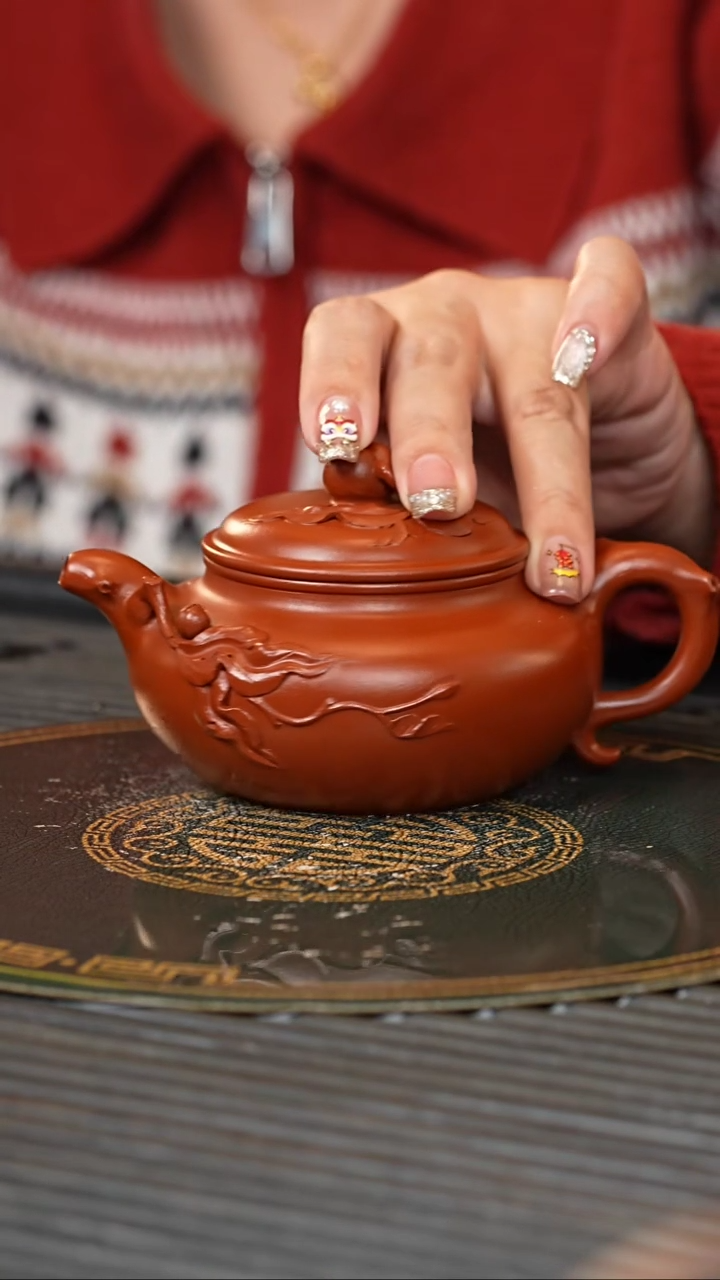 【闪购商品】紫砂茶壶XJZ 龙山朱砂 寿桃仿古 220cc
