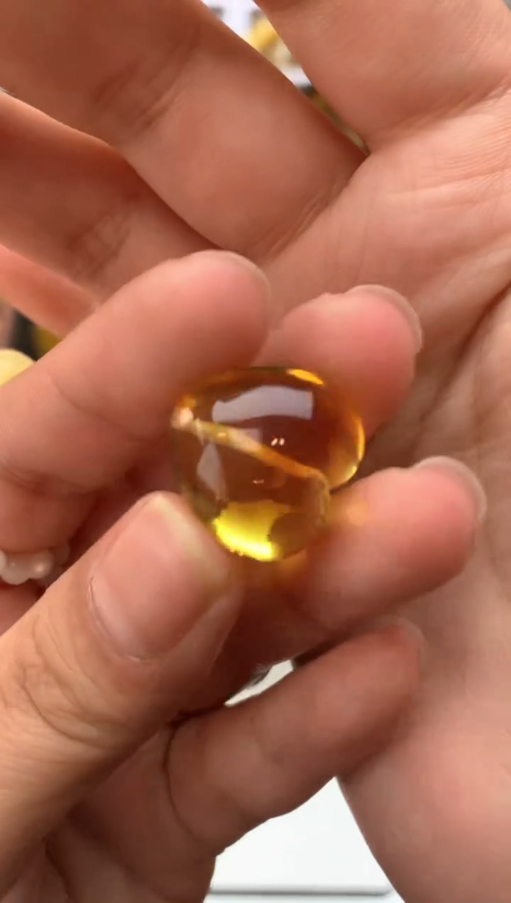 【闪购商品】琥珀珠宝奇石未镶嵌068琥珀蜜蜡花粉有纹小坑介意勿拍