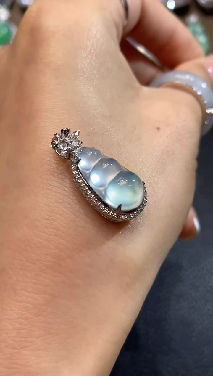 吊坠(不含链)18K金镶嵌翡翠C27