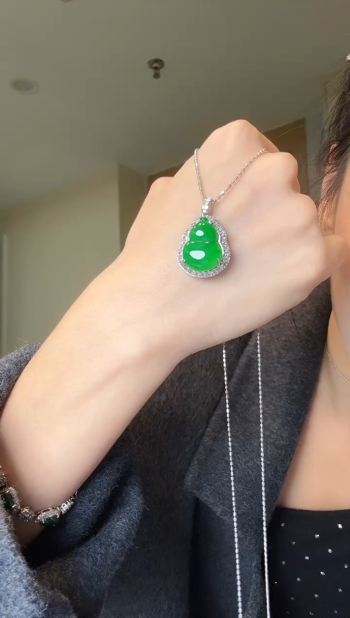 【闪购商品】翡翠吊坠(不含链)银S925镶嵌天然翡翠吊坠