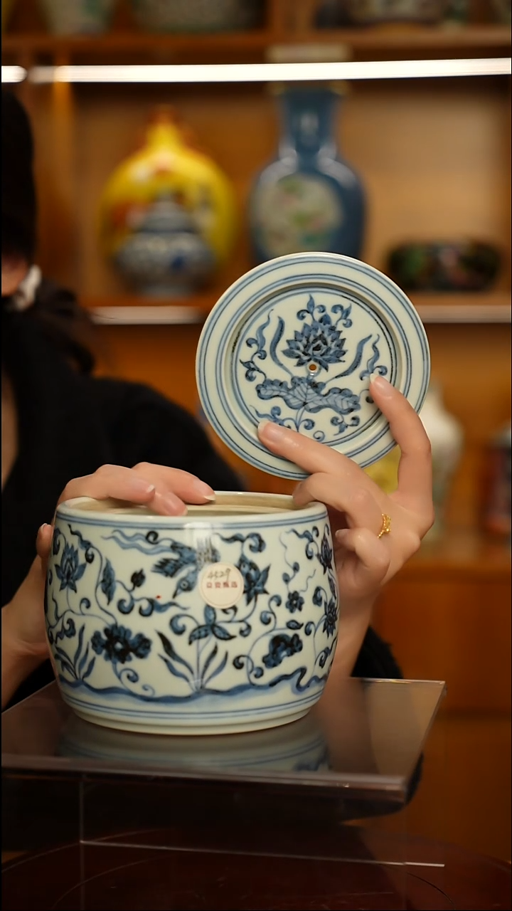 其他瓷青花缠枝纹蛐蛐罐