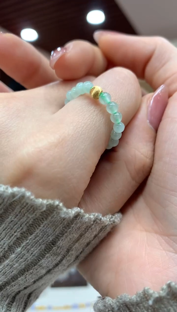 未镶嵌戒指翡翠戒指