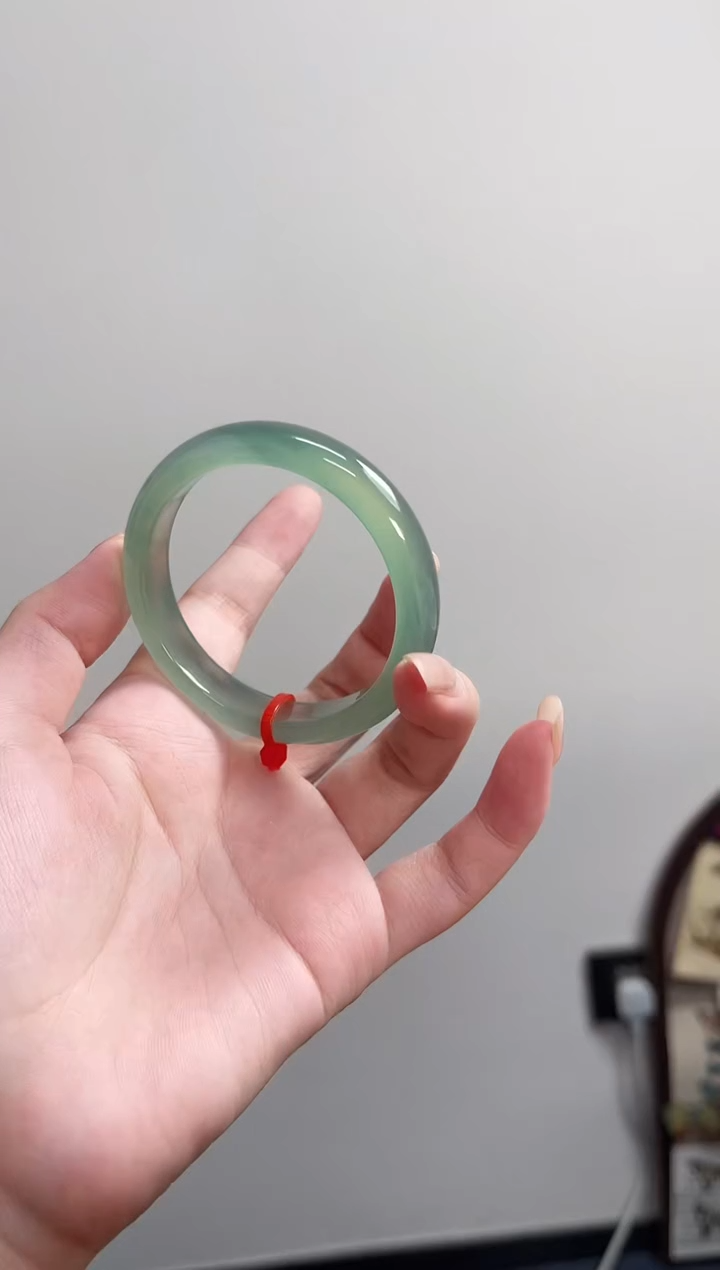 玛瑙/玉髓手镯未镶嵌52-53圈 需要包容