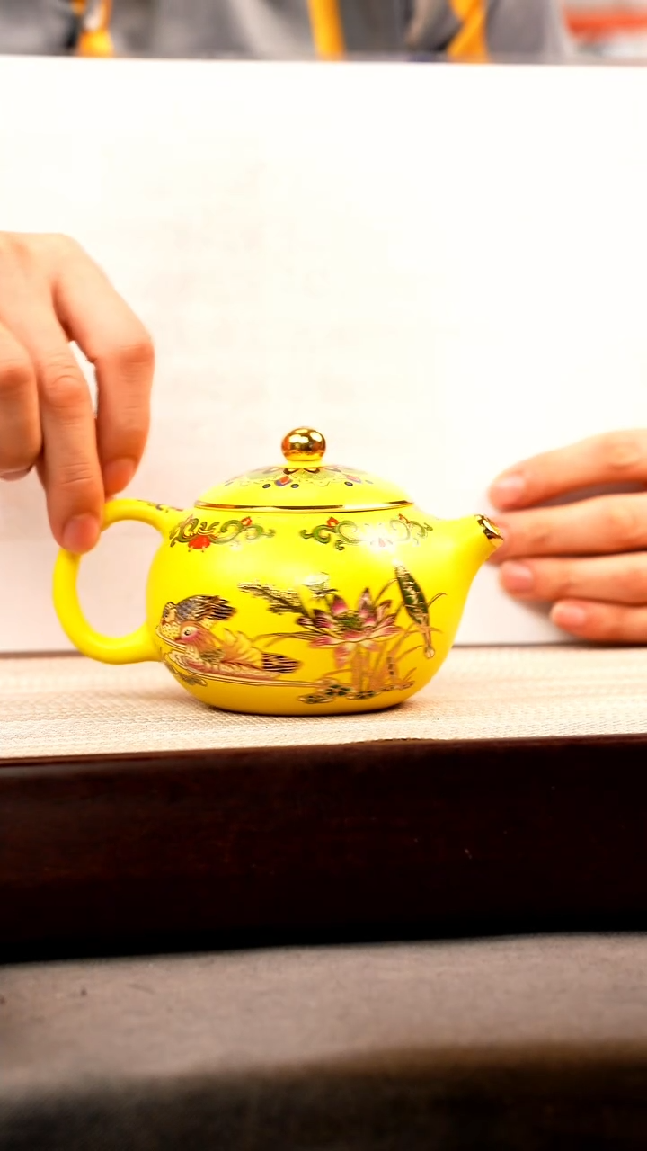 茶壶紫砂黄金泥 西施 鸳鸯珐琅彩