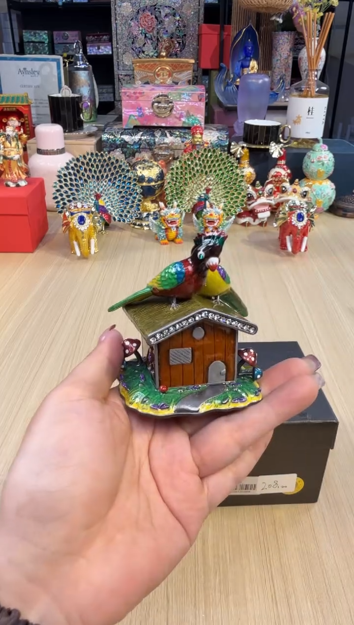 187七宝绿色鹦鹉木屋