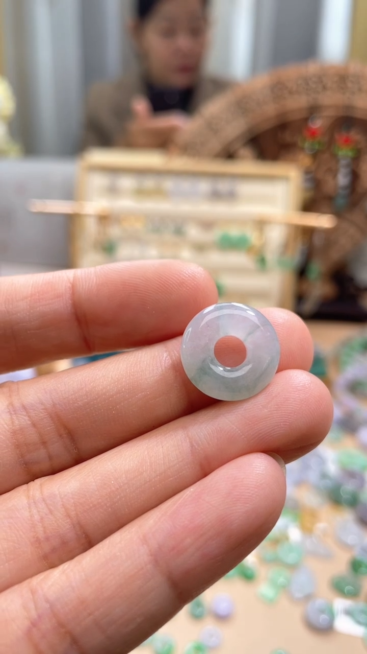 【闪购商品】翡翠颈饰未镶嵌甜甜圈