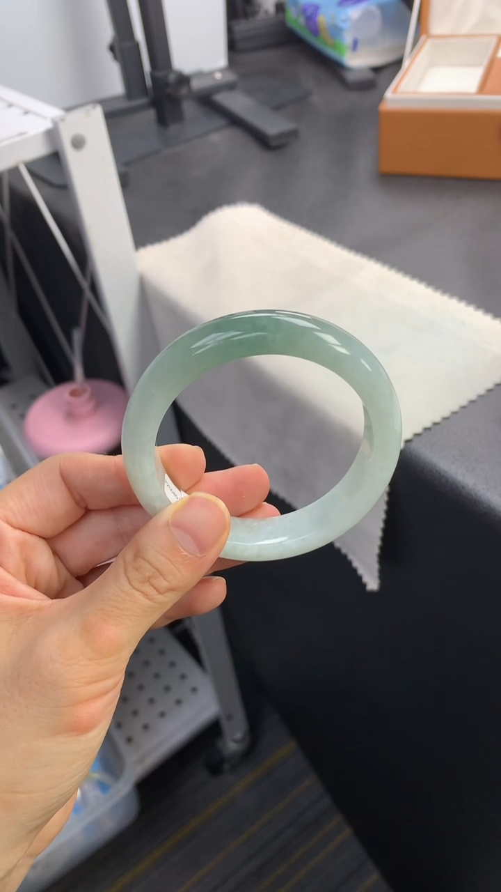 未镶嵌手镯翡翠退货需手镯吊牌标签完好