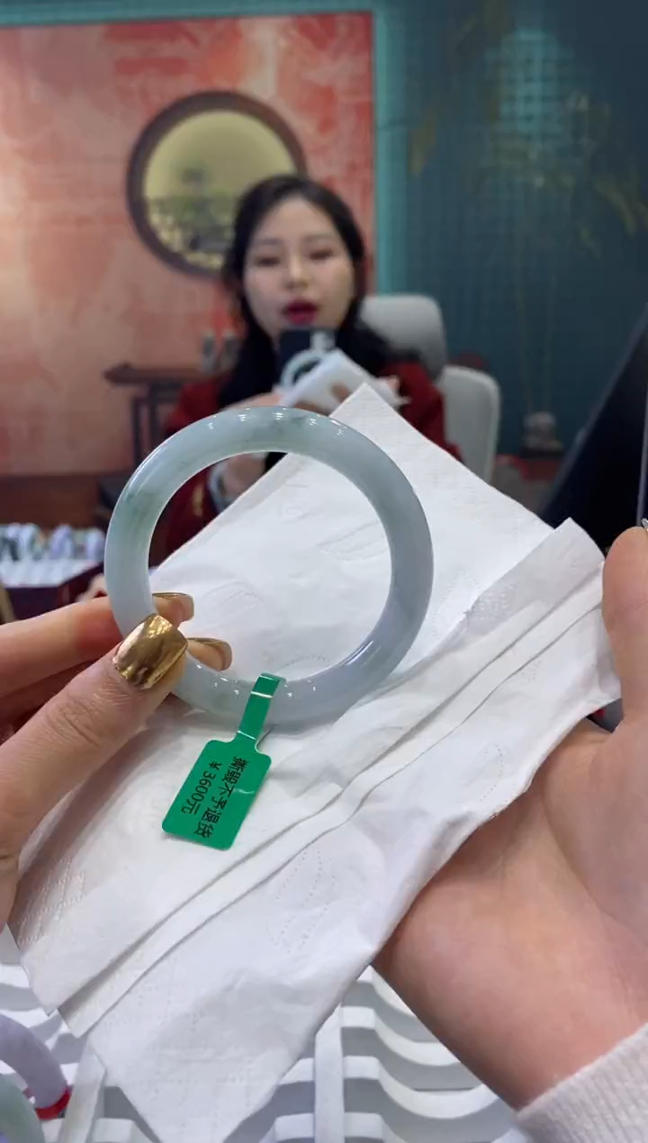 【闪购商品】翡翠手镯未镶嵌多人04020