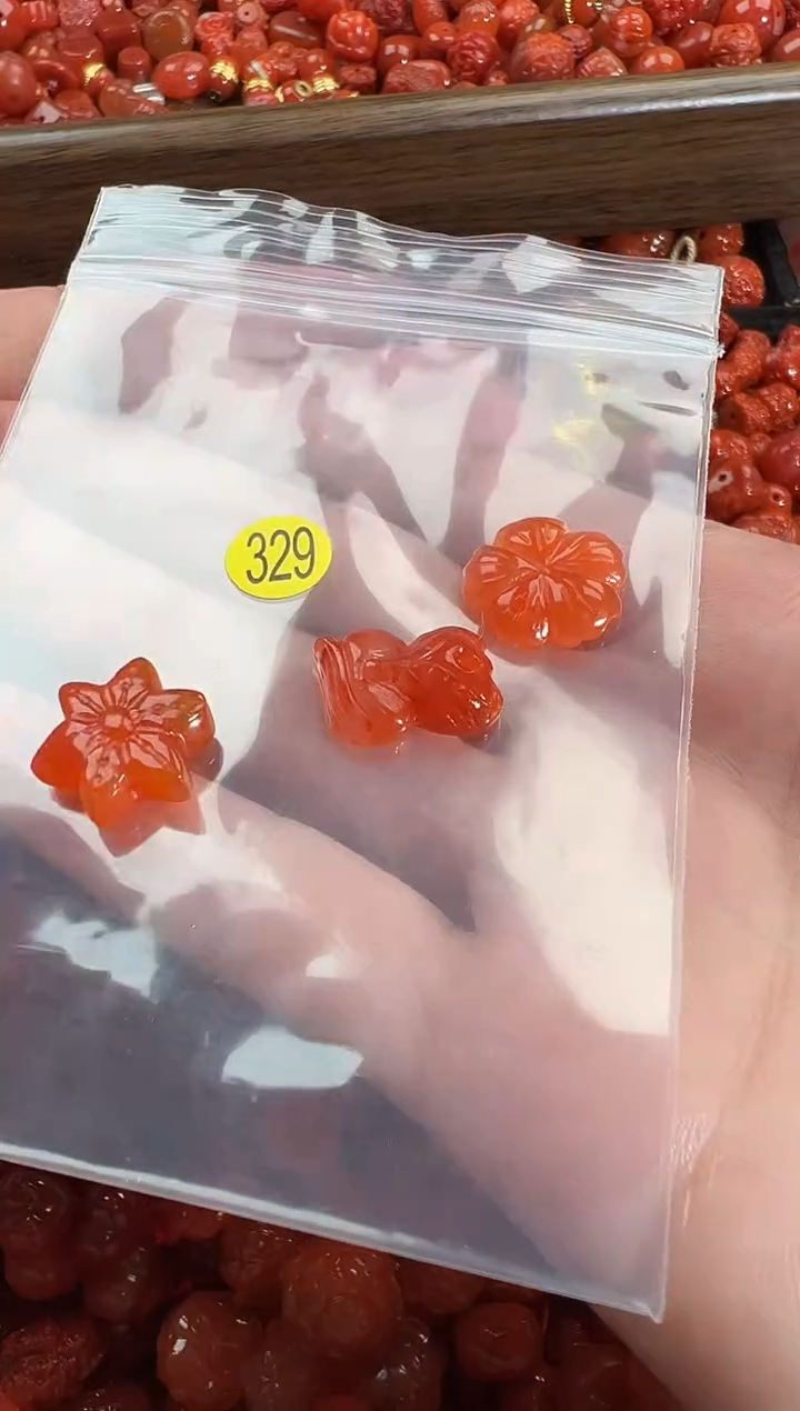 颈饰未镶嵌南红玛瑙1
