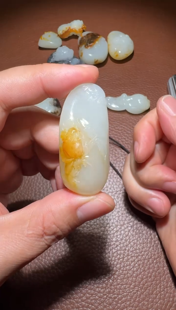 未镶嵌和田玉挂件和田玉