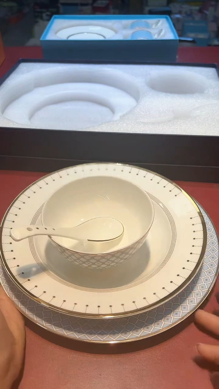 【闪购商品】瓷片锅碗瓢盆一件不剩