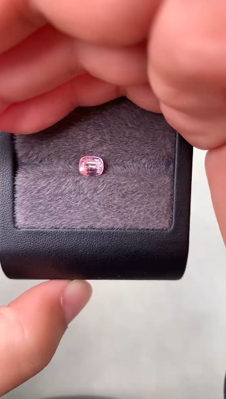 【闪购商品】定制尖晶石裸石未镶嵌1.44ct 欧切 粉色调