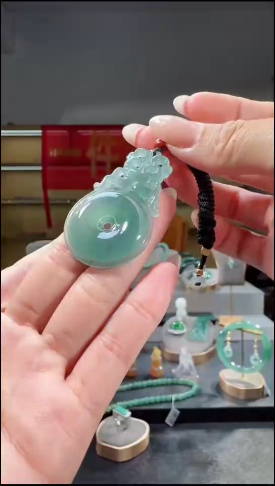 吊坠(不含链)未镶嵌翡翠平安扣