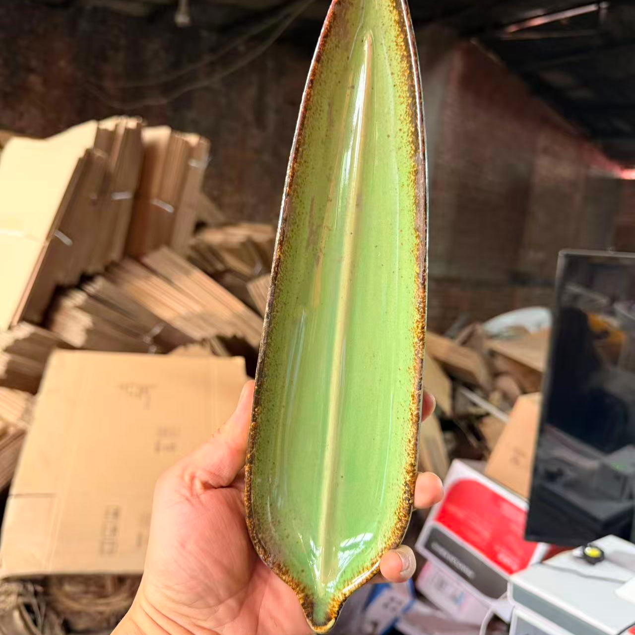 国营老瓷，微瑕介意勿拍，叶形盘一只