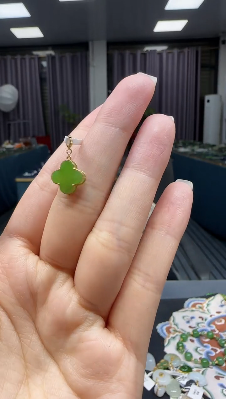 和田玉18K金镶嵌挂件1