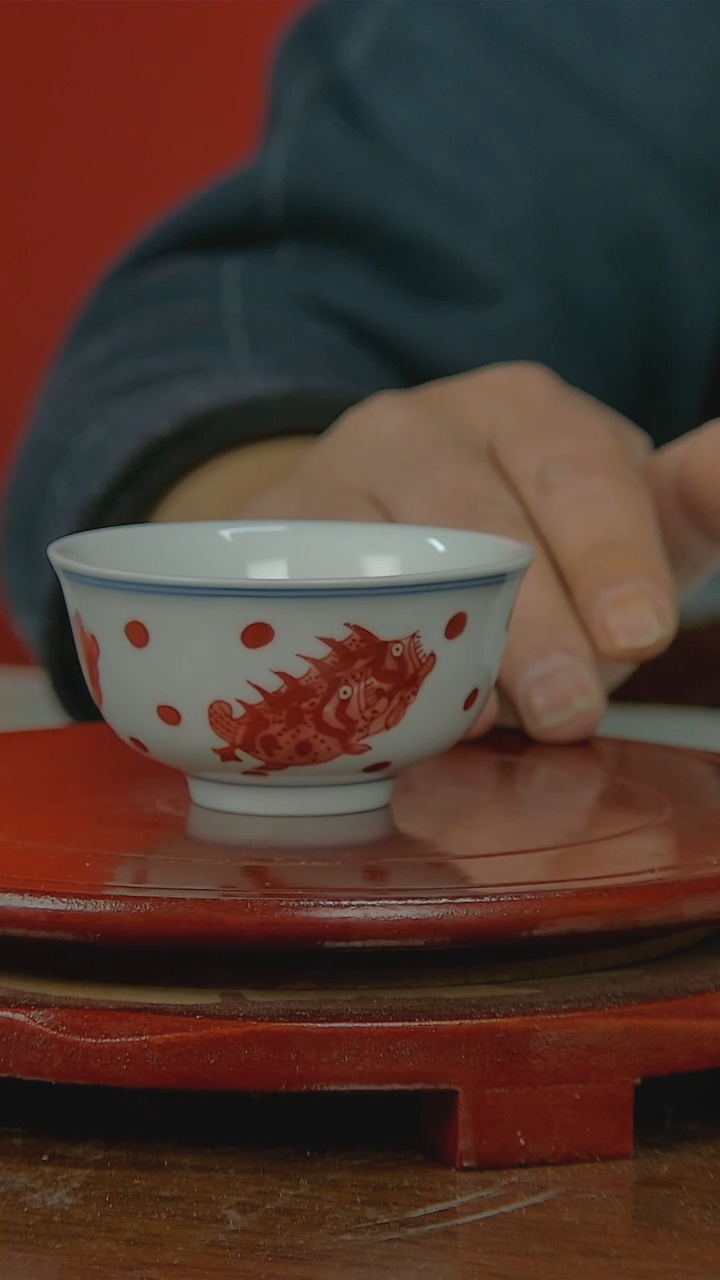 【闪购商品】001景德镇民间艺人青花釉下红鳜鱼主人杯