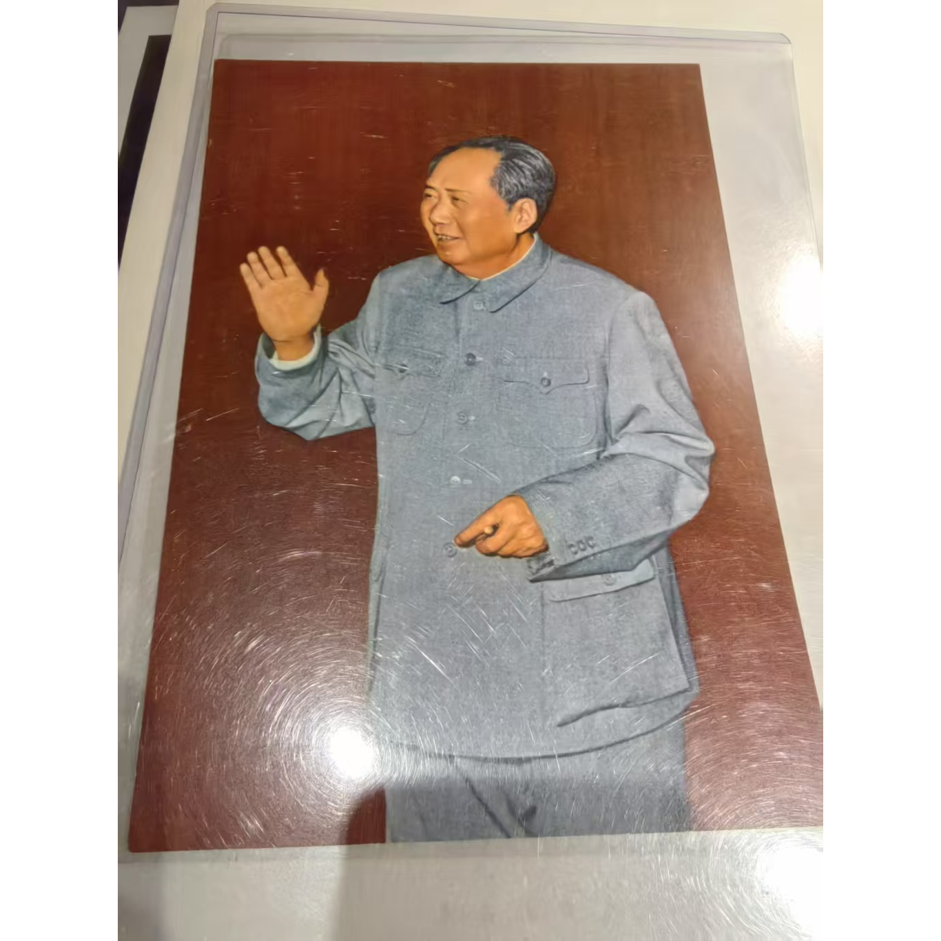 打招呼挥手的爷爷/16开照片