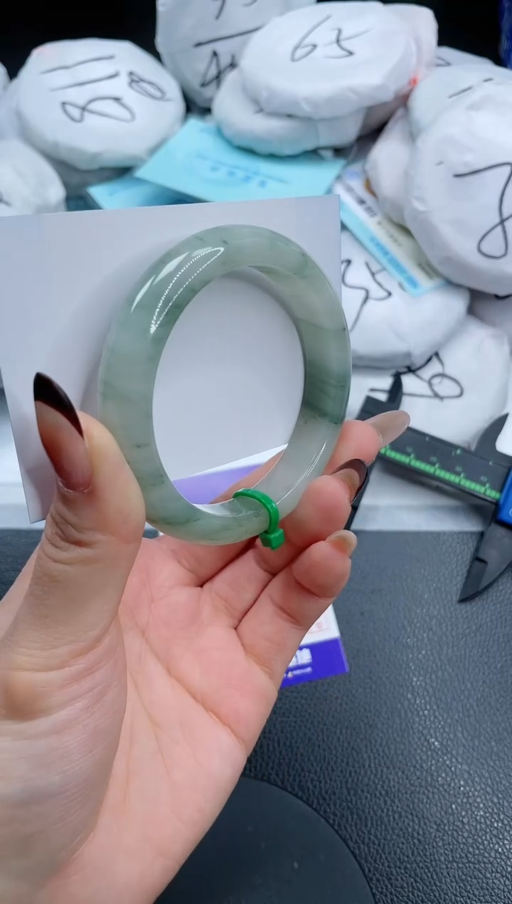 【闪购商品】石英质玉手镯未镶嵌13S86-55