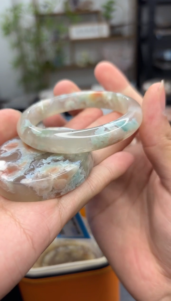 【闪购商品】石英质玉手镯未镶嵌A290 (57圈赠送镯心)