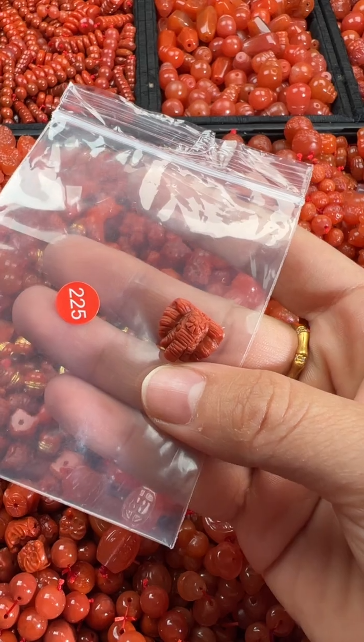 【闪购商品】南红玛瑙颈饰未镶嵌1