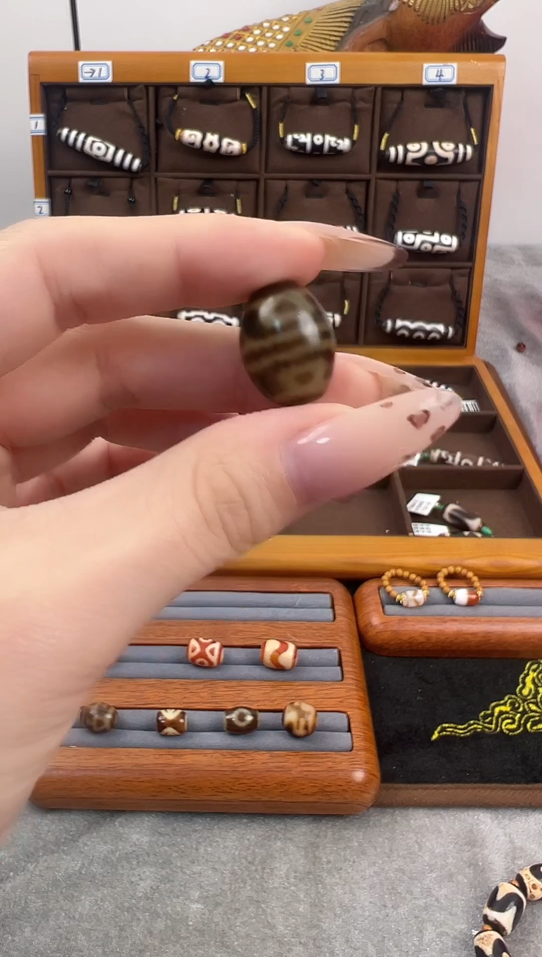 玛瑙/玉髓（覆膜）颈饰未镶嵌64.（微瑕）