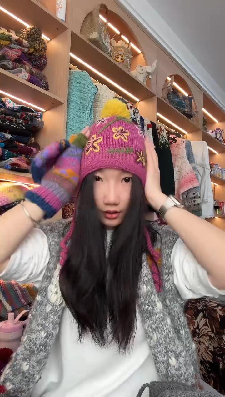 羊毛美利奴玫紫色刺绣护耳