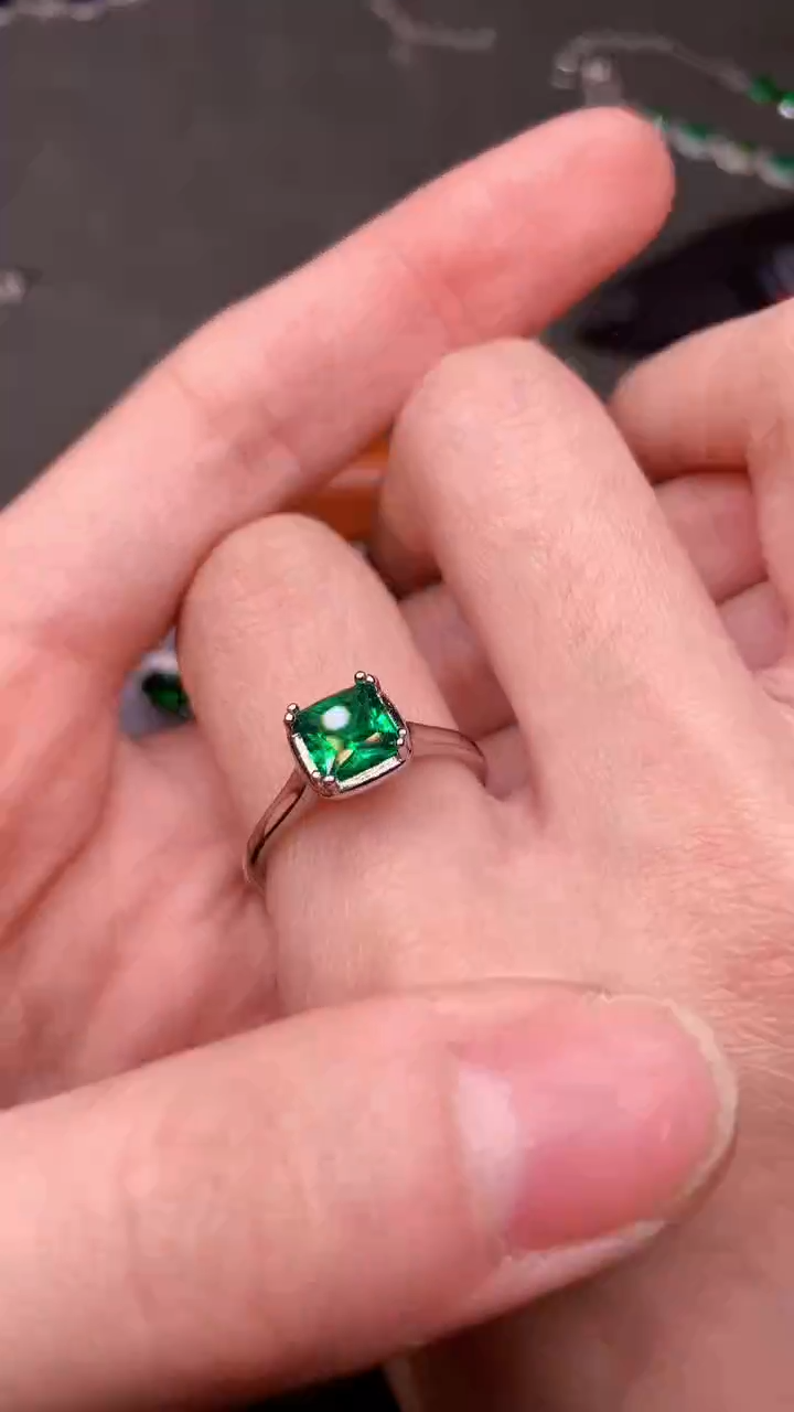 【闪购商品】透辉石戒指银S925镶嵌......