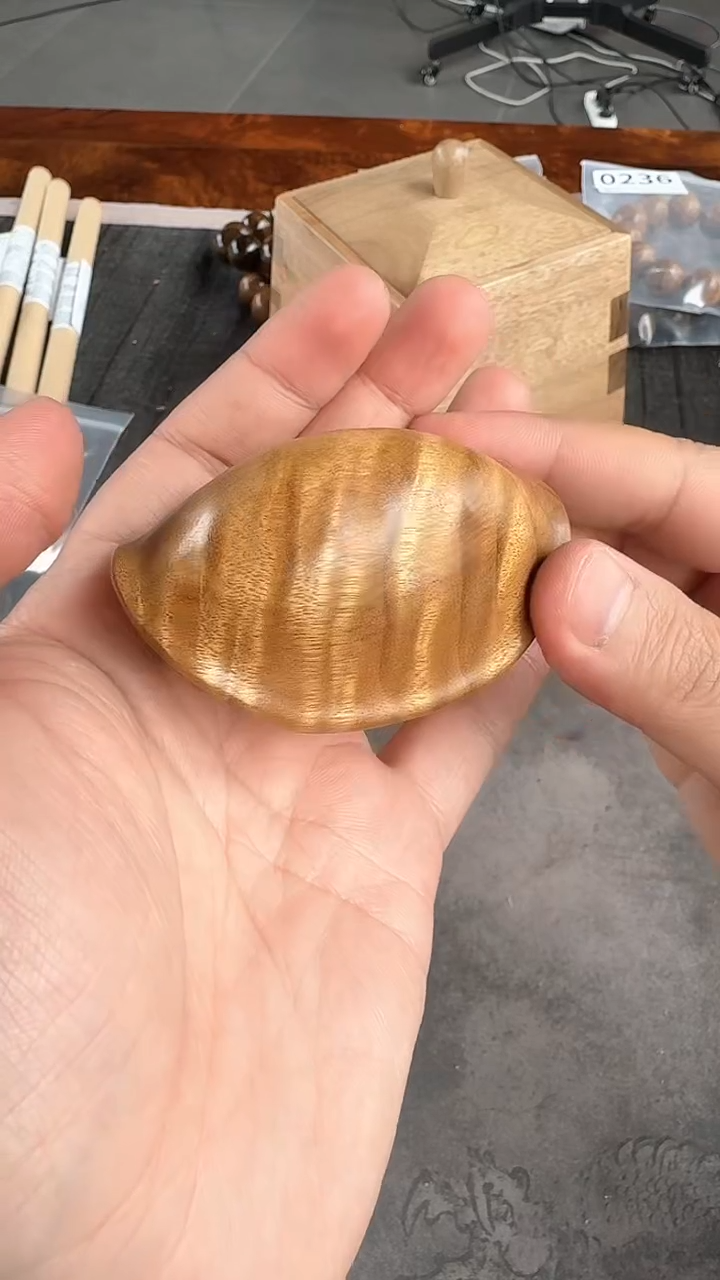 【闪购商品】金丝楠木雕579号精品手工富甲天下把玩件