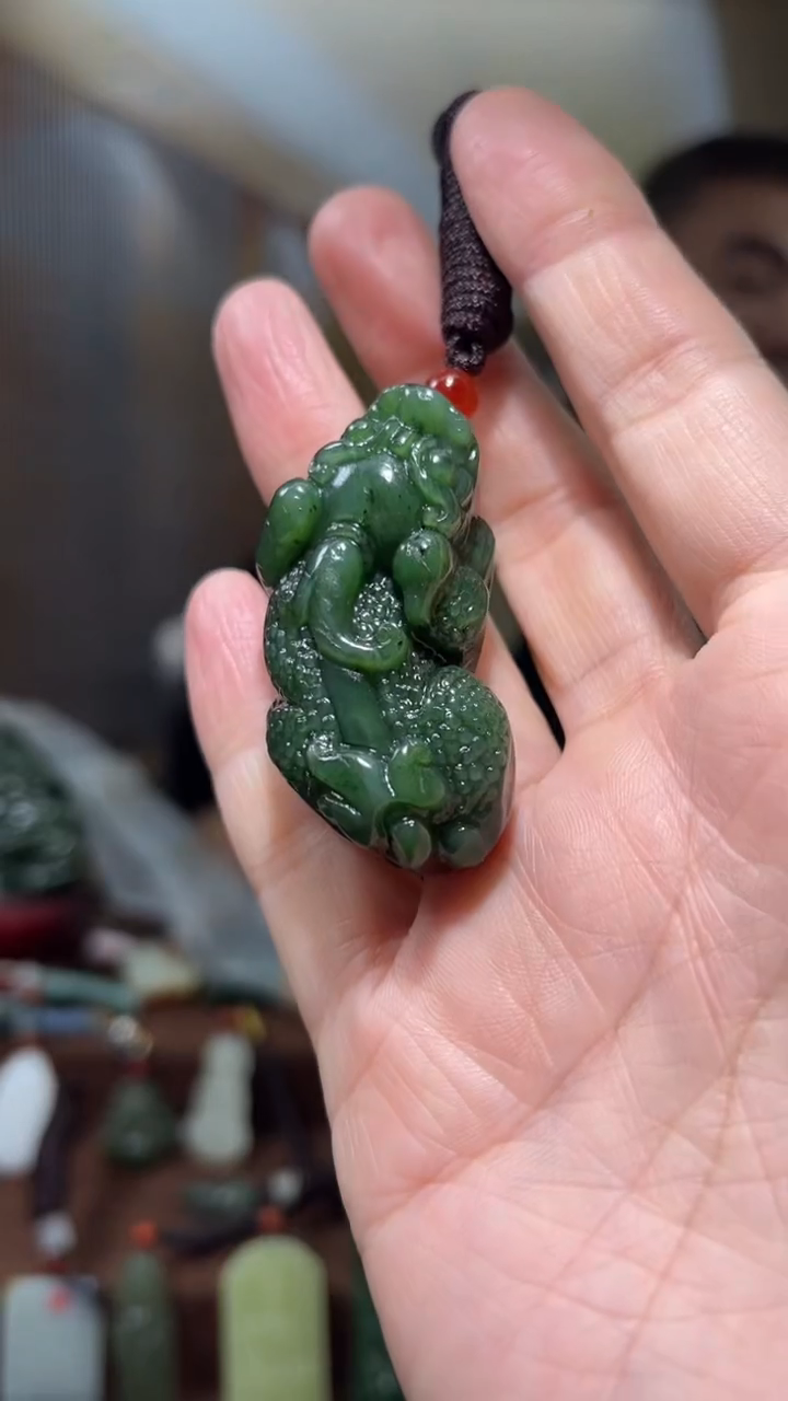 颈饰未镶嵌和田玉`