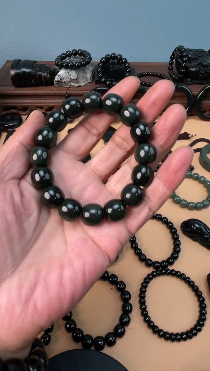 未镶嵌手链和田玉皮勒村老矿塔青卡13老型一细上不黑