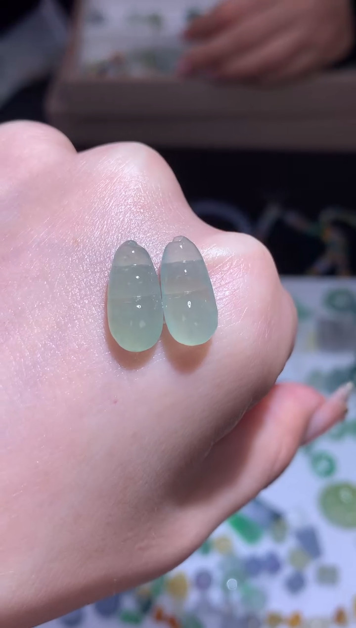 未镶嵌定制翡翠一对豆子