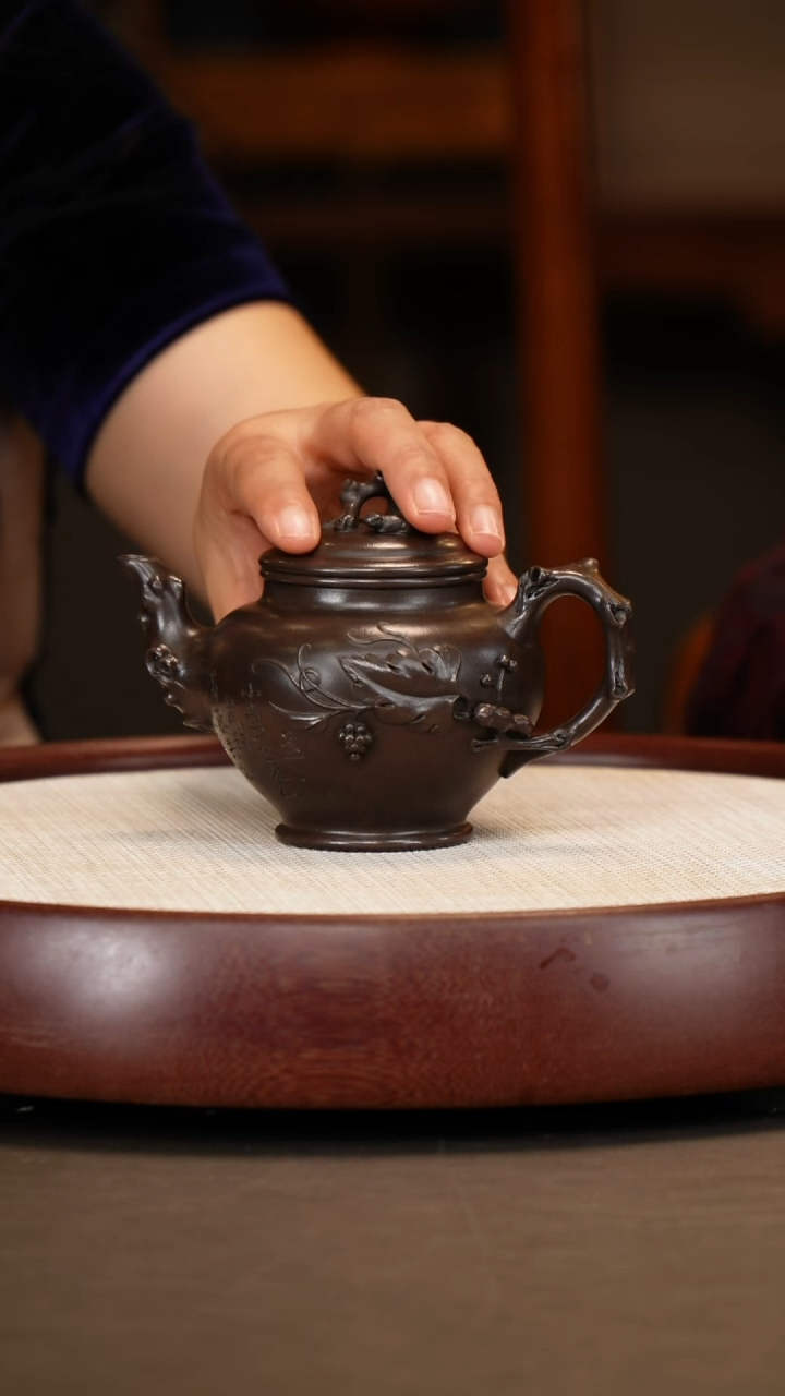 【闪购商品】紫砂茶壶【朱持平】紫泥报春  260CC