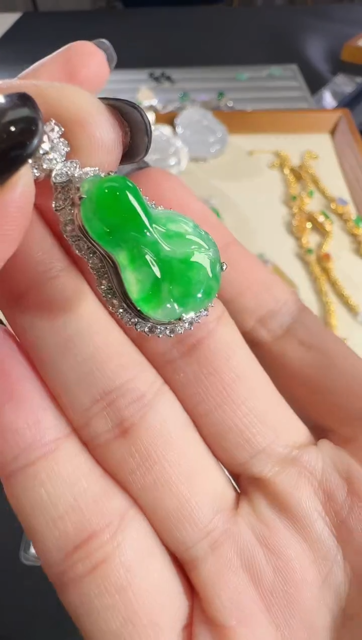 吊坠(不含链)18K金镶嵌翡翠【源头工厂】钻石镶嵌