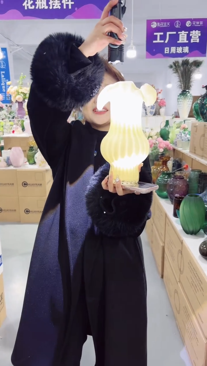 【闪购商品】玻璃私花主义花瓶厂---KQVYZ