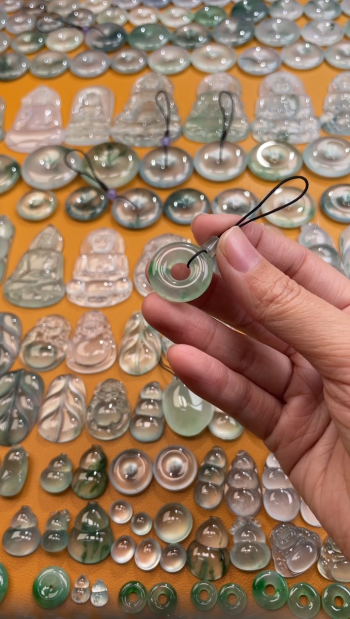 【闪购商品】翡翠吊坠(不含链)未镶嵌甜甜圈吊坠