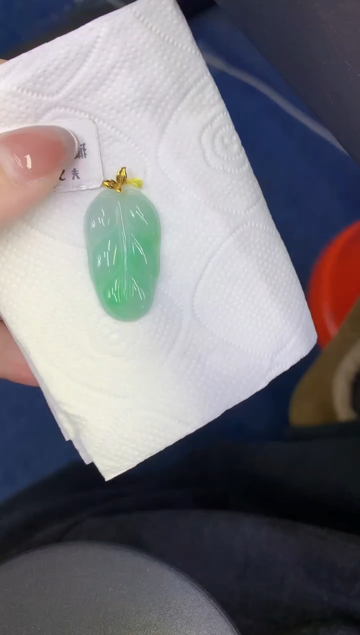 颈饰18K金镶嵌翡翠缅甸天然翡翠A货