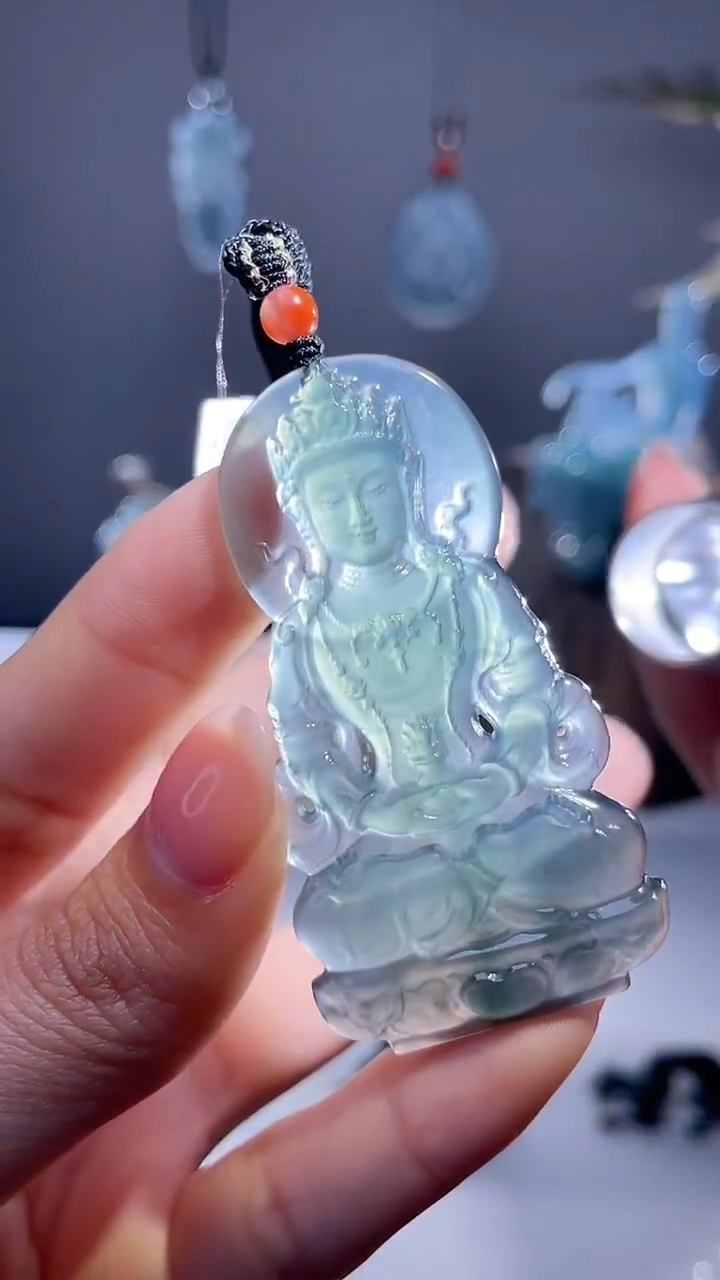 颈饰未镶嵌翡翠度母