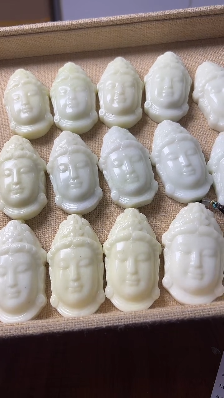 未镶嵌颈饰蓝田玉（蛇纹石化大理石玉）多样性发货一件微瑕