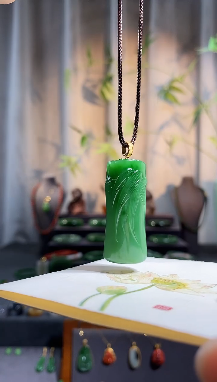 【闪购商品】和田玉颈饰18K金镶嵌，碧玉粉绿，竹节