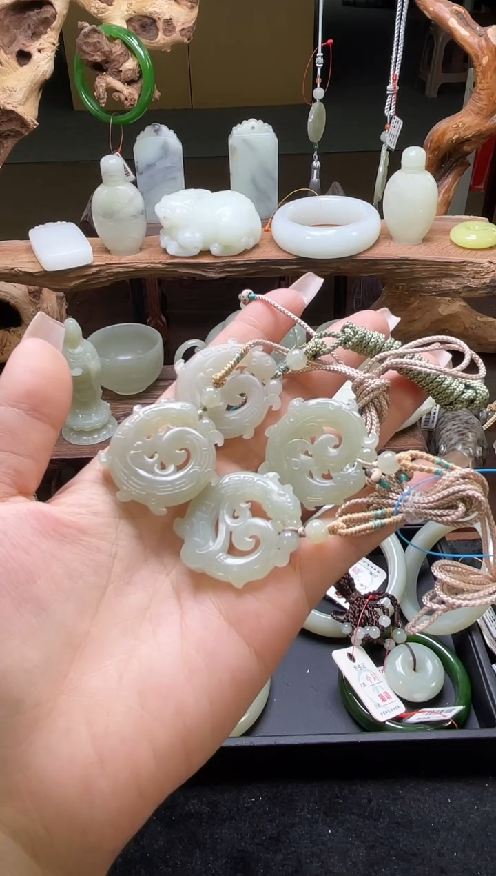 【闪购商品】和田玉吊坠未镶嵌且末青白龙凤牌 多样性发一
