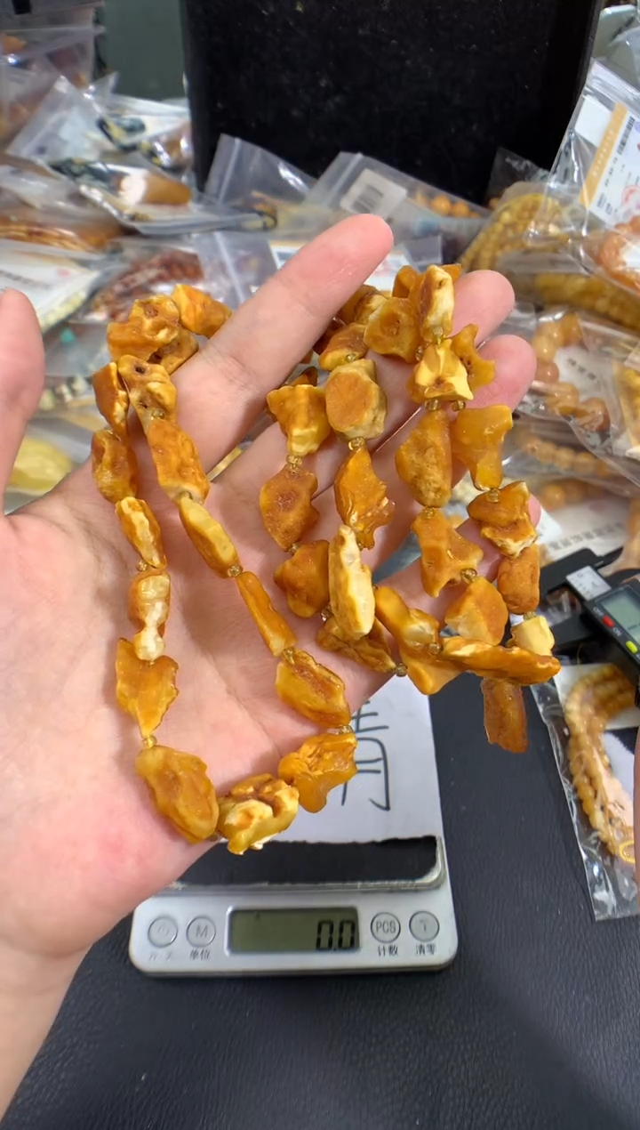 蜜蜡未镶嵌珠宝奇石1