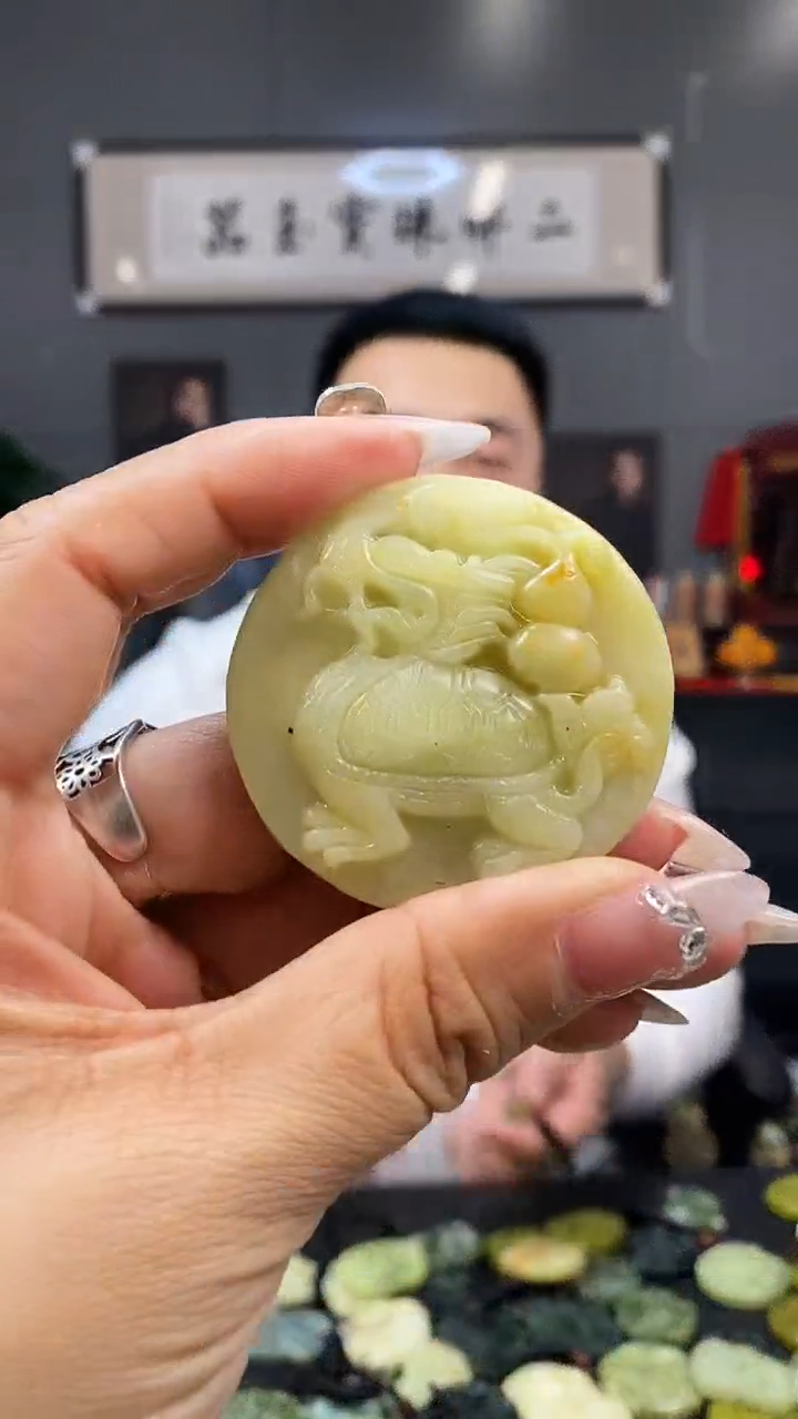 未镶嵌蛇纹石玉颈饰天然岫玉（多样性发其中之一）