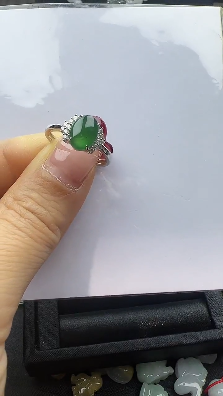 【闪购商品】翡翠戒指18K金镶嵌蛋面