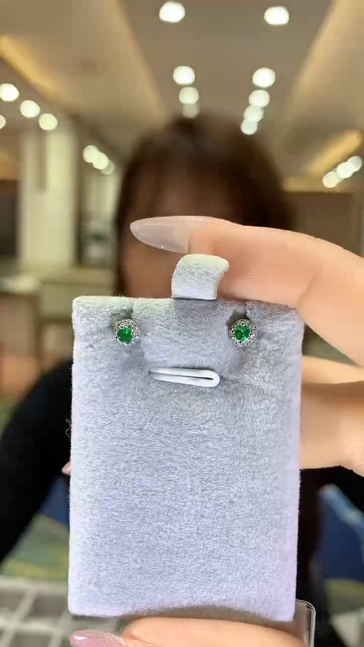 【闪购商品】祖母绿耳饰18K金镶嵌15分祖母绿耳饰