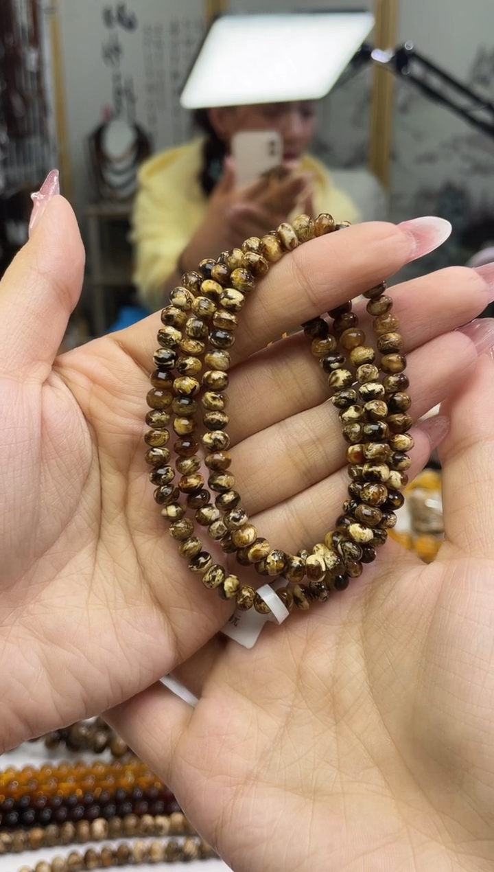 【闪购商品】琥珀裸石未镶嵌5+花珀108