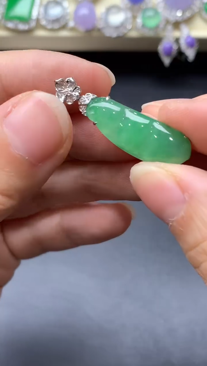 颈饰18K金镶嵌翡翠474中国好珍宝